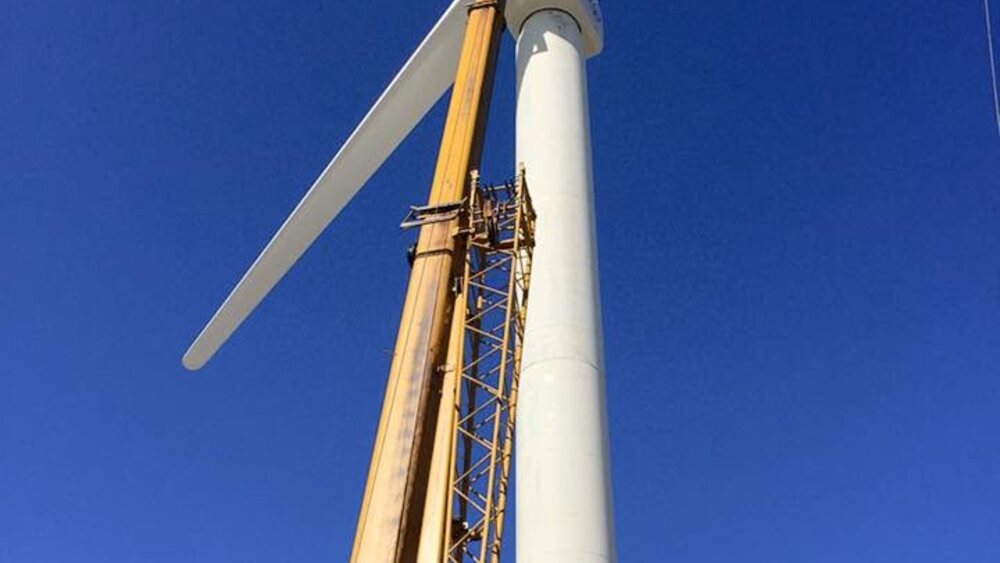 A KBO crane working on a wind turbine
